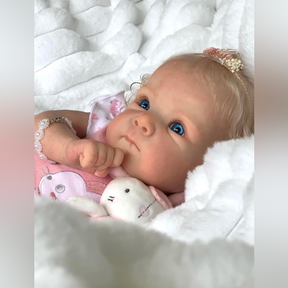 Baby Girl Reborn Doll NWT - Picture 4 of 8